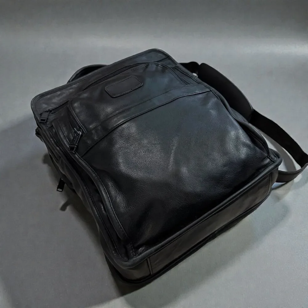 Vintage TUMI Black Leather Vertical Laptop Brief Messenger Bag Shoulder Strap